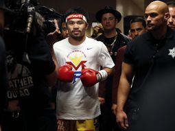 asi subio al ring manny pacquiao para la gran pelea asi subio al ring manny pacquiao para la gran pelea