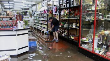 la tormenta provoco anegamientos en la ciudad la tormenta provoco anegamientos en la ciudad