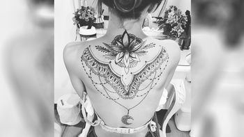 Brenda Asnicar se hizo un impresionante tatuaje en la espalda Brenda Asnicar se hizo un impresionante tatuaje en la espalda