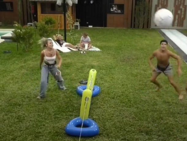 Coti jugó al fútbol-tenis en Gran Hermano y el video se volvió viral