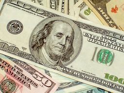 El dólar volvió a escalar en la franja de los $38. El dólar volvió a escalar en la franja de los $38.