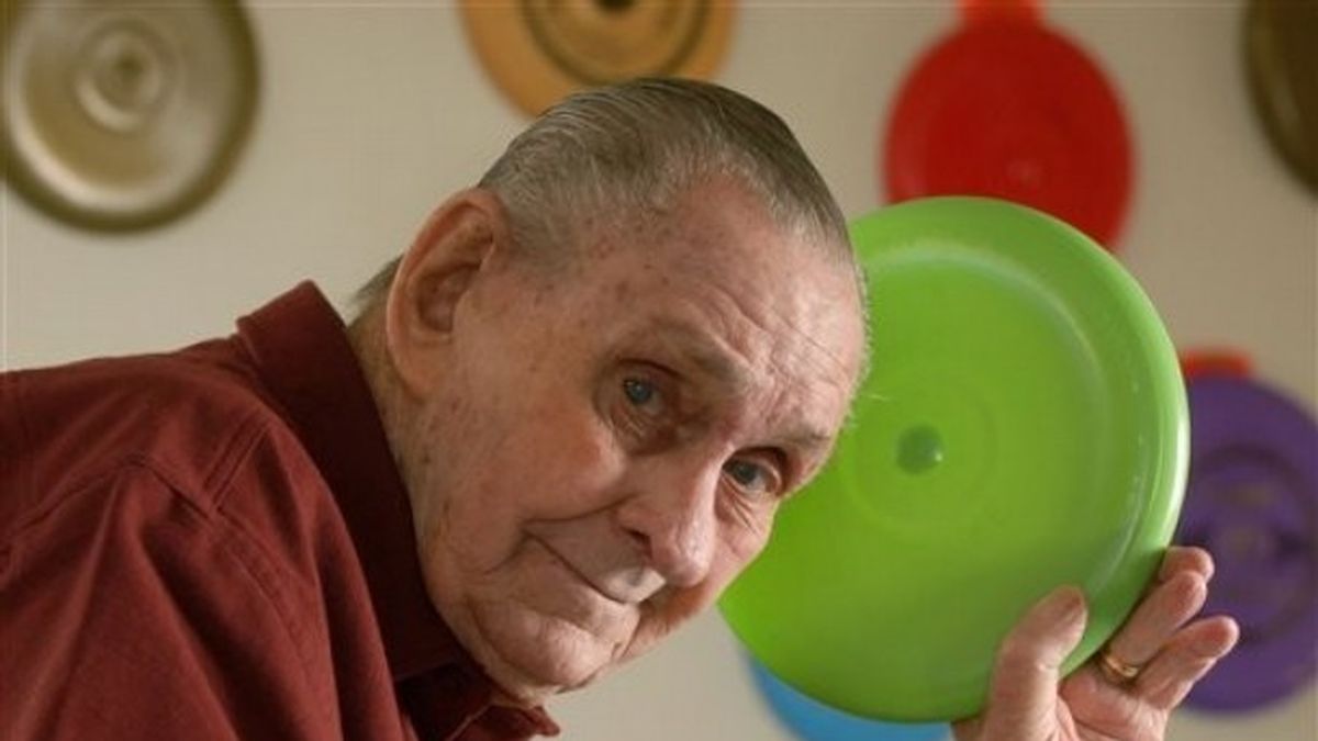 Contar moco Cirugía Murió el inventor del Frisbee