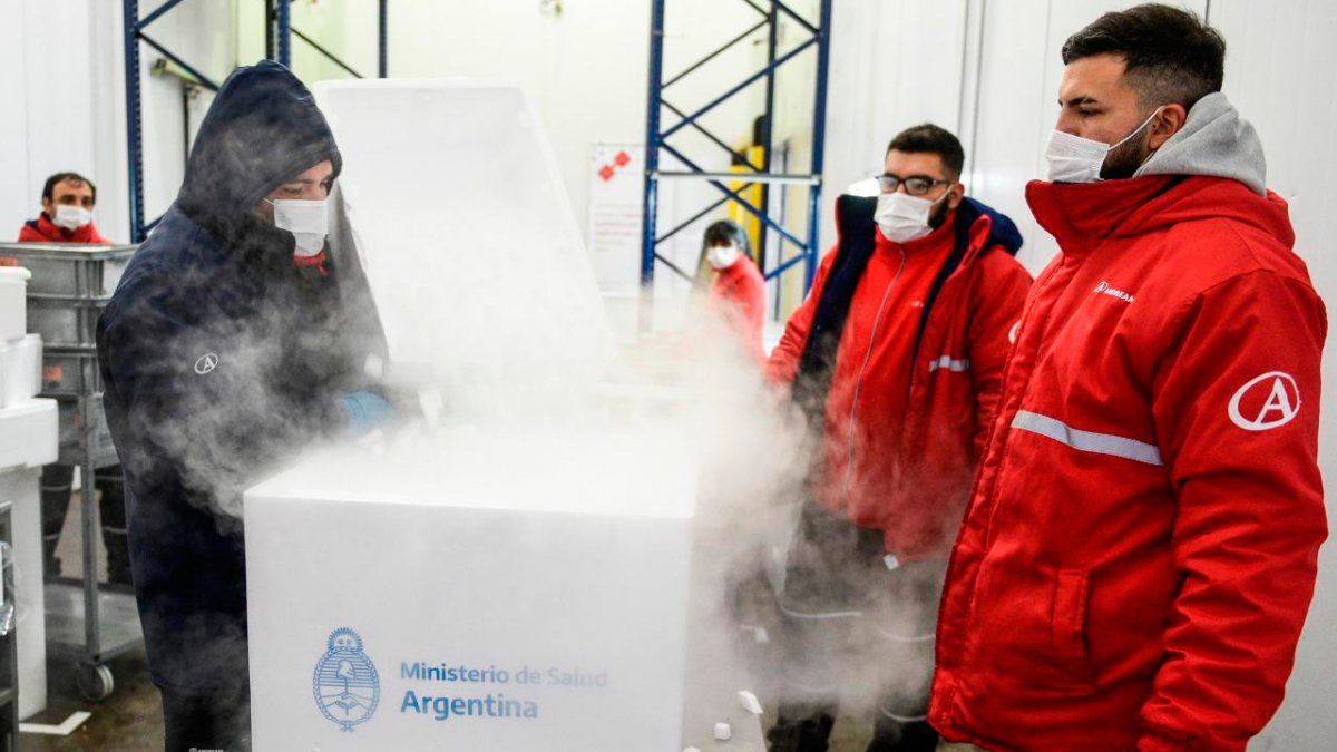 Llegaron 500 litros del principio activo para producir segundas dosis de Sputnik V Llegaron 500 litros del principio activo para producir segundas dosis de Sputnik V
