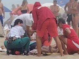 terror en la playa: un argentino se metio al mar en uruguay y convulsiono porque lo pico una avispa terror en la playa: un argentino se metio al mar en uruguay y convulsiono porque lo pico una avispa