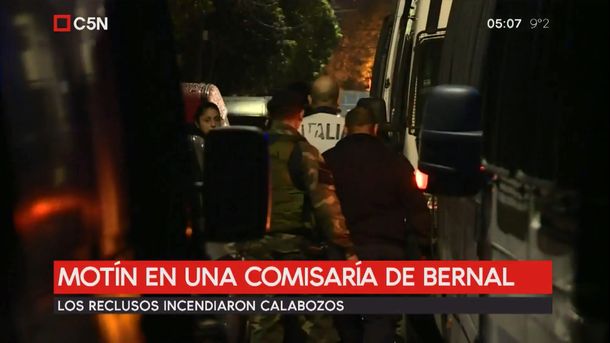 Hasta entrada la madrugada duró el motín
