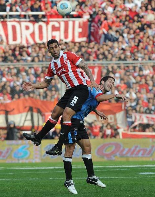El Rojo, el primer grande que pierde en su debut en la B