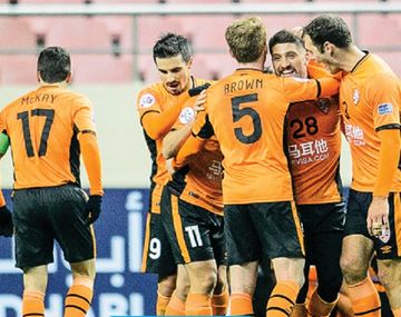 La desazón de Tevez y la locura australiana (foto: @TheAFCCL)