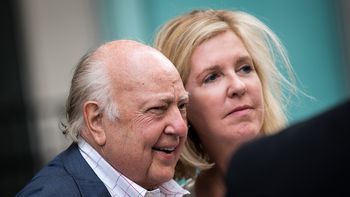 renuncio el jefe de fox news en medio de un escandalo por acoso sexual renuncio el jefe de fox news en medio de un escandalo por acoso sexual