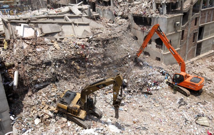 Cesan los rescates en Bangladesh: 1127 trabajadores muertos
