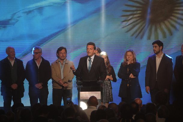 Expectativa por la definición de Massa: hoy presenta su documento