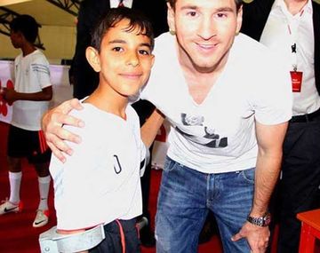 Lionel Messi visitó a un nene discapacitado en Qatar