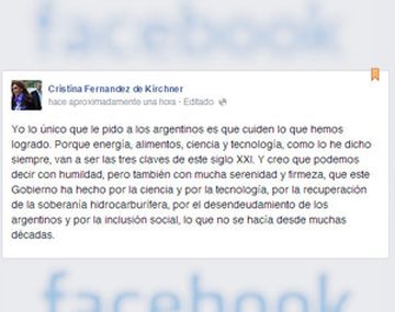 {altText(,A dos días del #Parodel28, Cristina instó a los argentinos a 