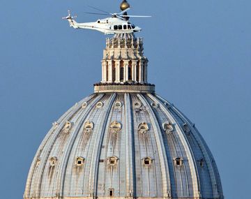 Benedicto XVI arribó a Castel Gandolfo en helicóptero
