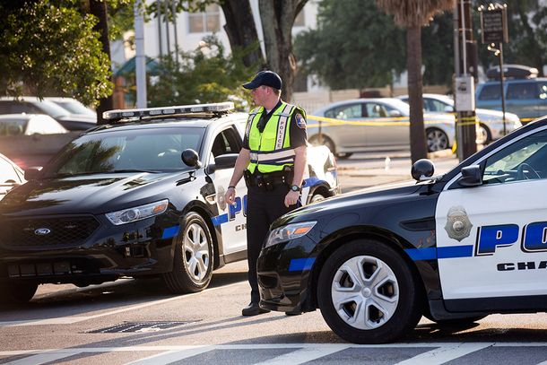 Hubo más de un tiroteo masivo por día en los Estados Unidos durante este año