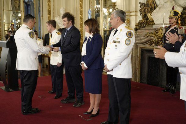 Javier Milei encabezó la Entrega de Sables a las fuerzas de seguridad: El orden público es sagrado