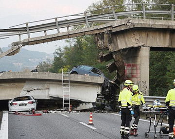 Como consecuencia de la caída de la estructura, murió un hombre de 68 años