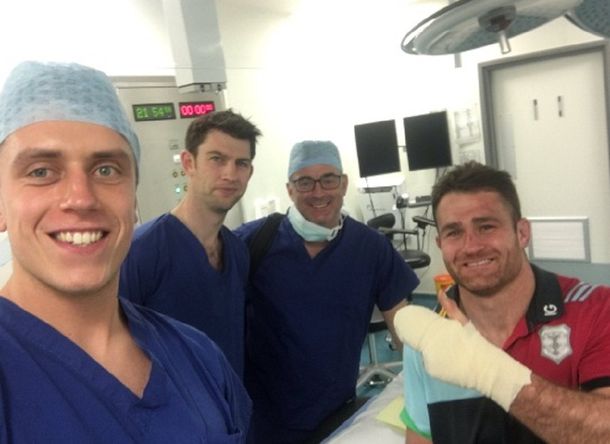 Quiso seguir jugando con fractura expuesta