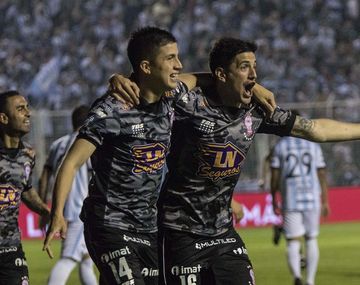 Sosa marcó el primero de Huracán a los 40 segundos del primer tiempo