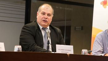 El diputado del Partido Nacional, Álvaro Viviano, se despegó de la causa contra el exsenador Gustavo Penadés por múltiples delitos de abuso sexual de menores. El diputado del Partido Nacional, Álvaro Viviano, se despegó de la causa contra el exsenador Gustavo Penadés por múltiples delitos de abuso sexual de menores.