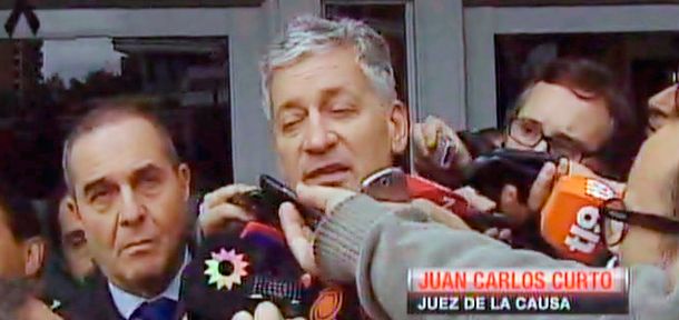 Para llegar al responsable hay que hacer un largo camino