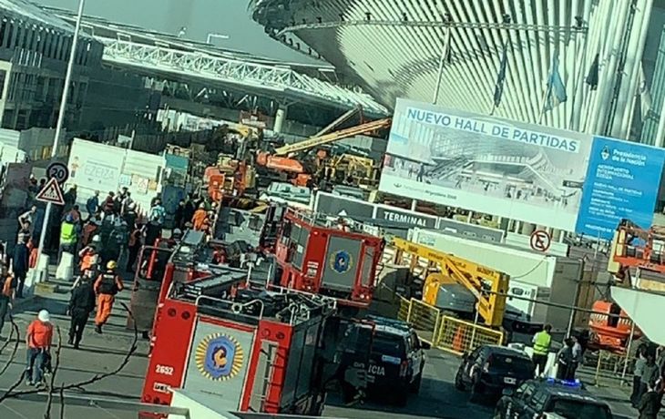 Un muerto y al menos 13 heridos por un derrumbe en el aeropuerto de Ezeiza