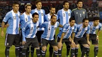 Montillo, la noche que fue titular en la Selección por Eliminatorias por ausencia de Lionel Messi Montillo, la noche que fue titular en la Selección por Eliminatorias por ausencia de Lionel Messi