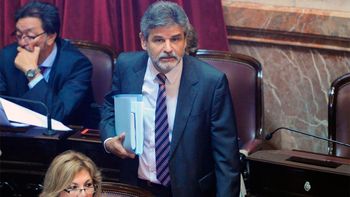 filmus: es muy sano que massa sea candidato filmus: es muy sano que massa sea candidato