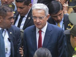 La Corte Suprema de Colombia orden&oacute; el arresto de &Aacute;lvaro Uribe por supuesto fraude procesal