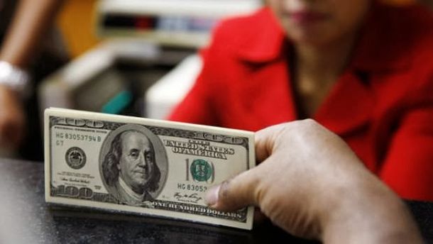 El dólar ilegal se dispara 30 centavos en medio de las negociaciones con los buitres