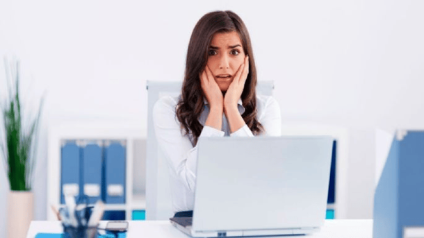 Las señales de que sufrís productividad tóxica según Harvard.