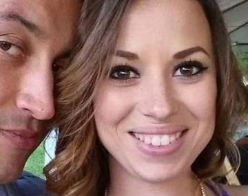 Publicó fotos de su mujer e hija en el ataúd para pedir justicia