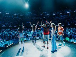 alejo igoa llevo su universo digital al escenario y desato una fiesta en el movistar arena alejo igoa llevo su universo digital al escenario y desato una fiesta en el movistar arena