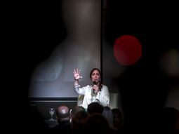 María Eugenia Vidal anunció un aumento para los docentes