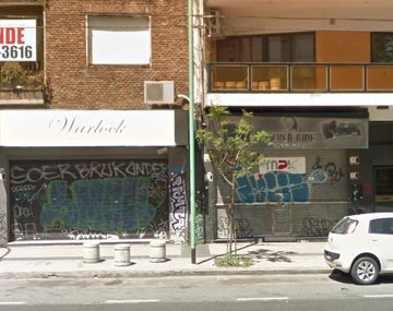 La avenida Córdoba con locales cerrados