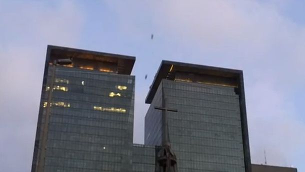 VIDEO: Dos paracaidistas vuelan sobre Río de Janeiro