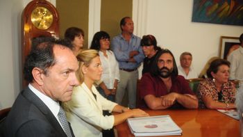la provincia ofreceria $700 a los docentes para evitar paros la provincia ofreceria $700 a los docentes para evitar paros
