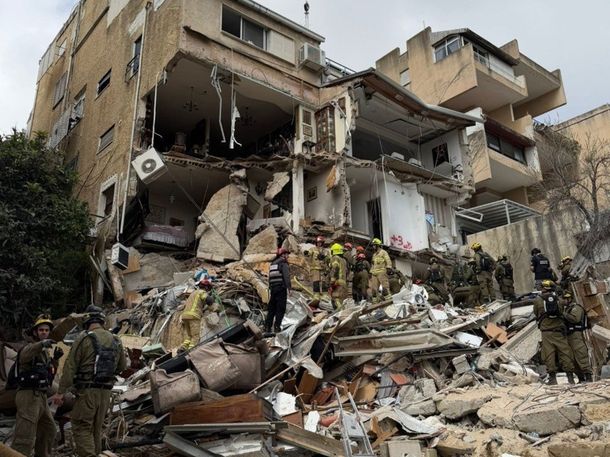 Irán lanzó ataques contra Israel, Emiratos Árabes y Kuwait: varios muertos y heridos