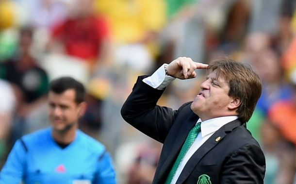 El técnico mexicano furioso con el arbitraje