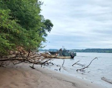 Una familia quiso cruzar desde Misiones a Paraguay en canoa: murió una nena
