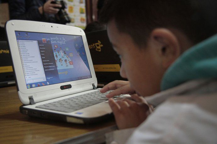 Computadora del Plan Sarmiento de la Ciudad de Buenos Aires