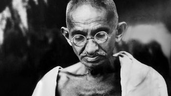 Uno es feliz cuando lo que dice, piensa y hace está en la misma sintonía, la reflexión de Mahatma Gandhi Uno es feliz cuando lo que dice, piensa y hace está en la misma sintonía, la reflexión de Mahatma Gandhi