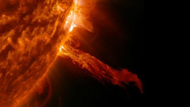 Mirá una foto de erupción solar con forma de dragón