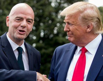 Gianni Infantino junto a Donald Trump.