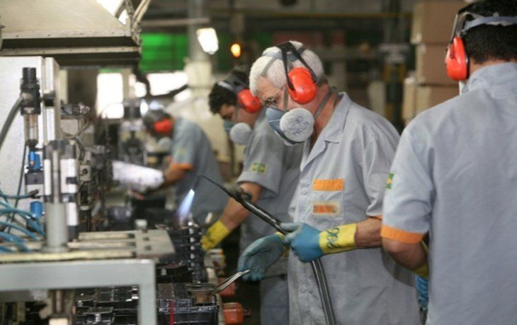Aval a la propuesta del Papa Francisco: largas jornadas laborales aumentan riesgo de muerte, según la OMS