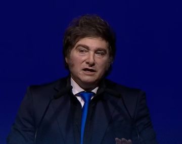 El curioso anuncio de Milei en la Fundación Faro: Voy a dejar de usar insultos