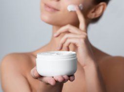 La Anmat prohibió la venta de más de 20 productos cosméticos: cuáles no comprar