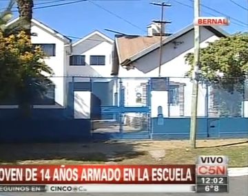 Un adolescente fue armado a su escuela privada