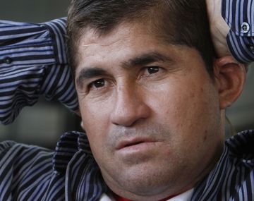 José Salvador Alvarenga naufragó 438 en alta mar y ahora cuenta su historia en un libro