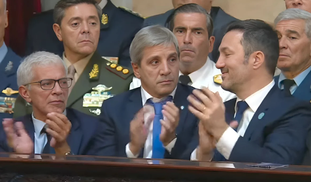 El gesto de Toto Caputo cuando Milei habló de salir del cepo este año es viral en redes