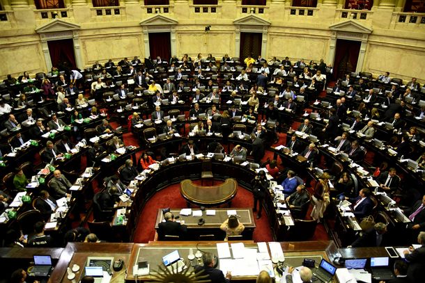 Pelea voto a voto en Diputados por el aborto legal, con final abierto